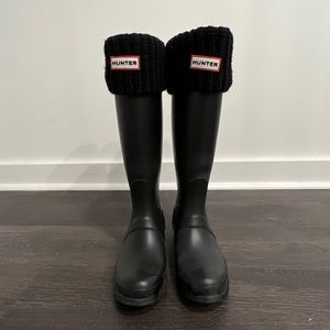 HUNTER BOOTS Women's Original Tall Rain Boots with tall boot socks